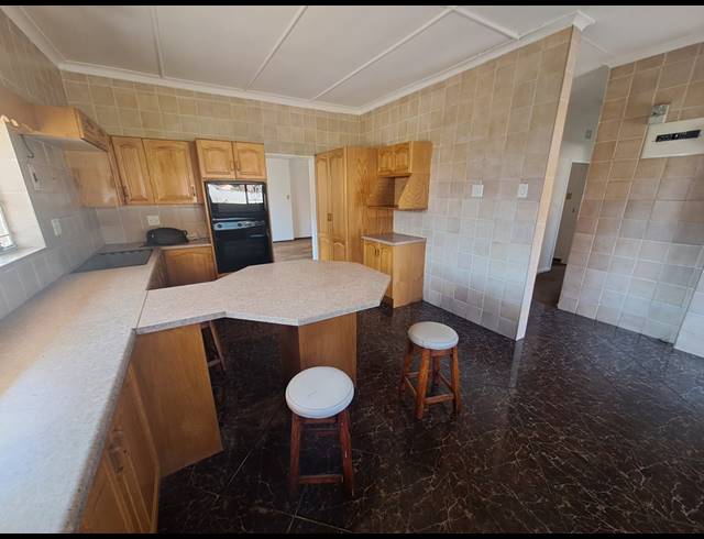 4 BEDROOM HOUSE TO LET IN DUNCANVILLE